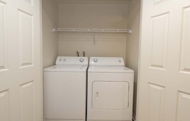 Washer And Dryer In Unit at North Pointe Apartments, Vacaville, CA, 95688