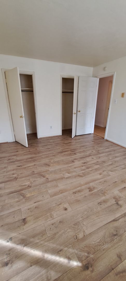 2 beds, 1 bath, $925, Unit C1