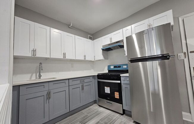 3 beds, 1 bath, $2,295, Unit Apt LD