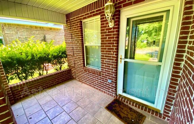121 WILLIAMSTOWN DR
