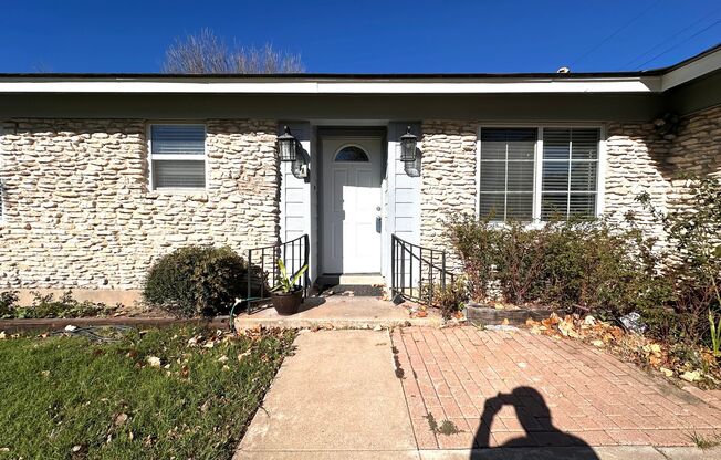 Newly Remodeled, 4 Bedroom 2 Bath Single Story House for Rent in Austin by Downtown & East Riverside-Oltorf, End-Street Home.