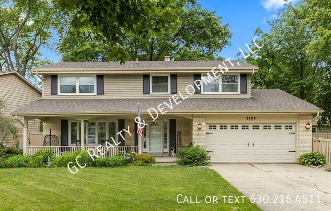 6 S 110 CARLYLE CT