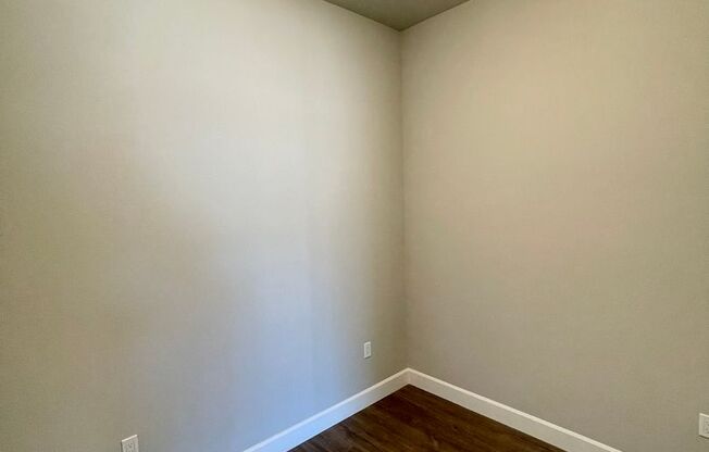 2 beds, 1 bath, 644 sqft, $2,450, Unit 434-434