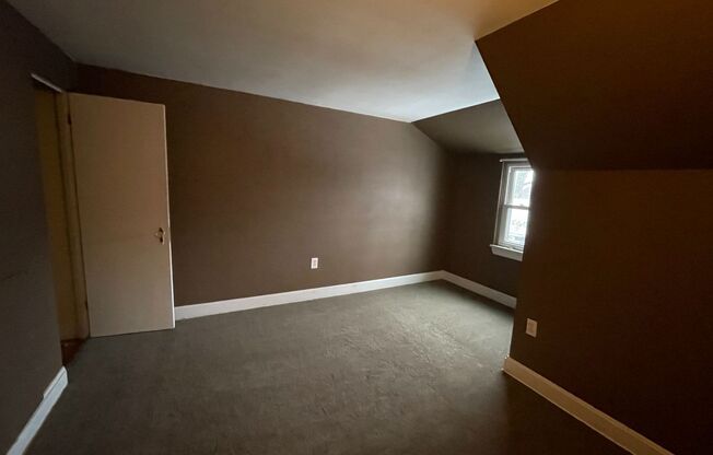 3 beds, 1 bath, $1,700