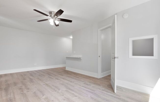 2 beds, 1 bath, 567 sqft, $2,200, Unit 504