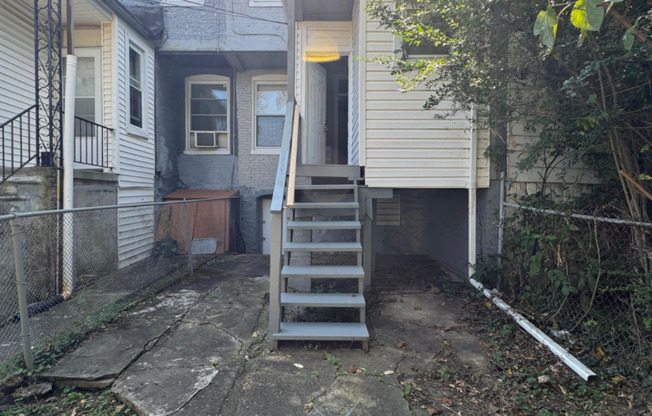 2 beds, 1.5 baths, $1,600