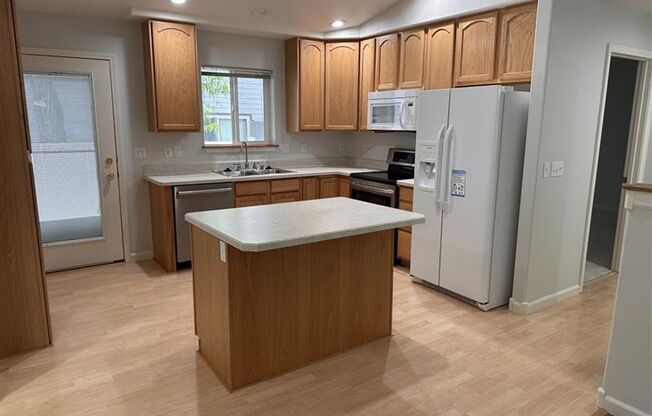 Three Bedroom - Low maintenance, west-end, living!