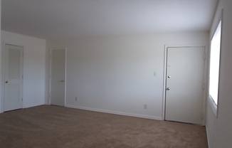 2 beds, 1 bath, $800, Unit #5