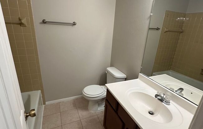 2 beds, 1 bath, $795