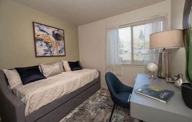 Autumn Oaks model Silverleaf II second bedroom