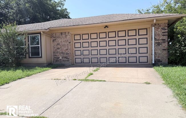 7832 PEBBLEBROOK DR