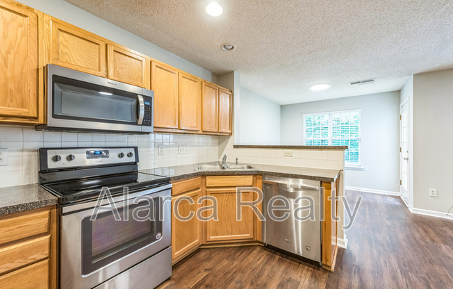 8787 ROBINSON FRST DR