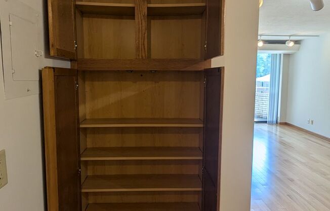 2 beds, 2 baths, 1,100 sqft, $1,995, Unit 401