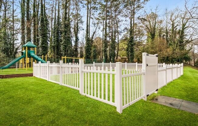 2 beds, 1 bath, $1,300, Unit 2206C