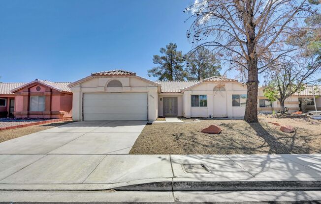 N Las Vegas Single Family Home - New Paint and LVP Flooring