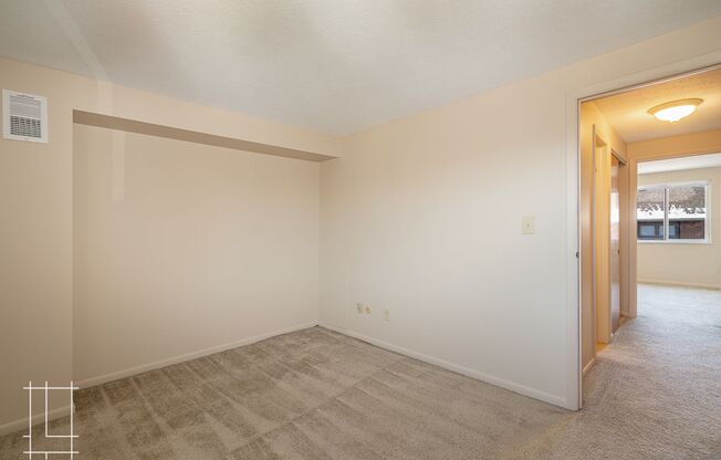 2 beds, 1.5 baths, $1,350, Unit 791 E Thurber Dr Apt. G