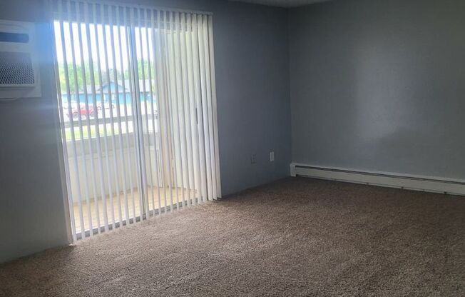 3 beds, 1.5 baths, 1,059 sqft, $1,575, Unit 601 E204