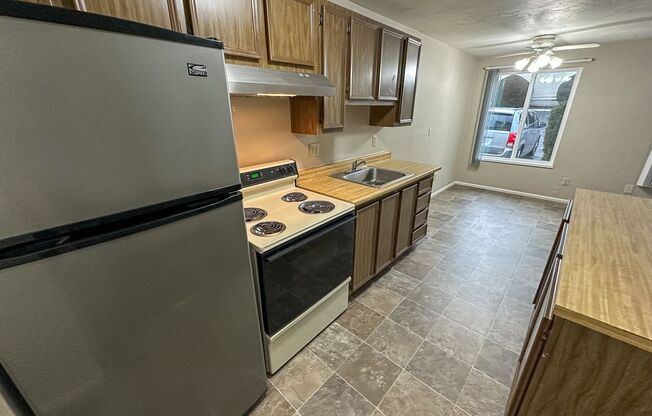 1 bed, 1 bath, 640 sqft, $1,095, Unit 51