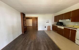 Studio, 1 bath, $915, Unit 8