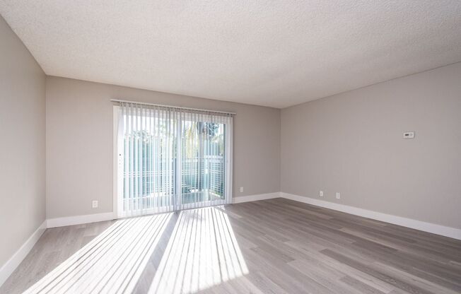 2 beds, 1 bath, 760 sqft, $1,825