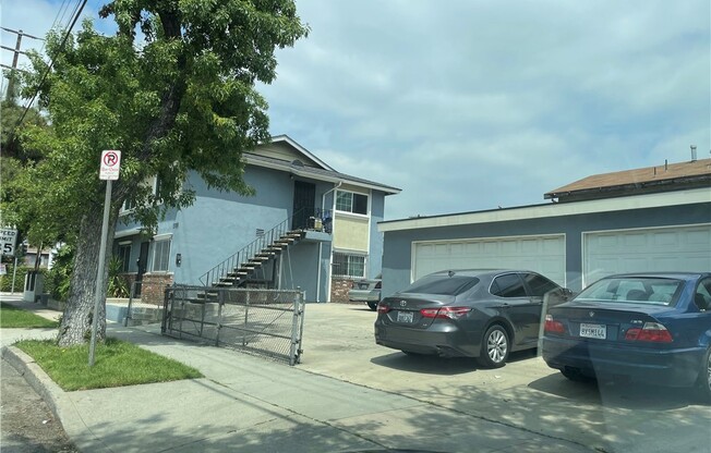 3309 E 8 ST