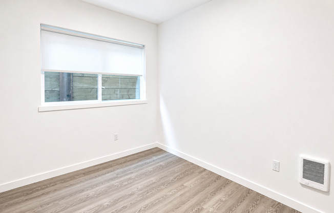 2 beds, 1 bath, 692 sqft, $1,695, Unit 105