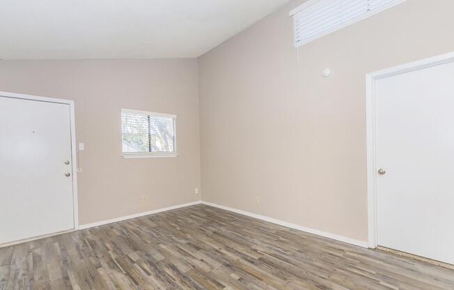 1 bed, 1 bath, 720 sqft, $1,099