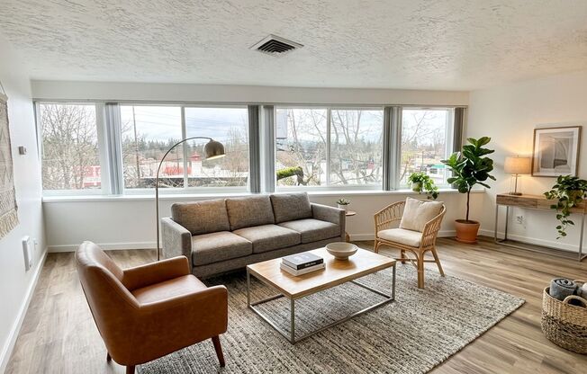 2 beds, 2 baths, 892 sqft, $1,550, Unit 302