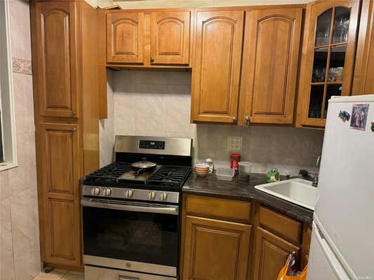 1 bed, 1 bath, 750 sqft, $2,400