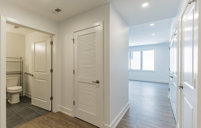 Studio, 1 bath, 575 sqft, $1,375, Unit Unit 207