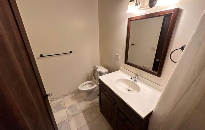 Studio, 1 bath, 450 sqft, $995, Unit B01