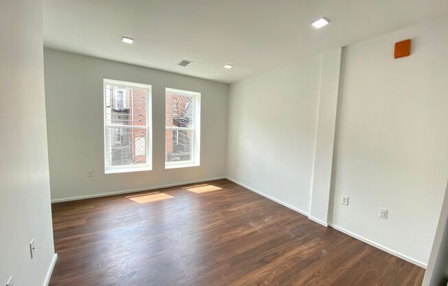 2 beds, 2 baths, 834 sqft, $2,330, Unit 410