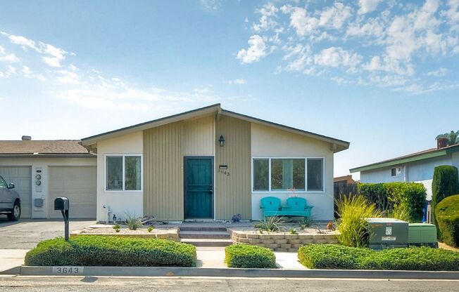 55 yrs Plus ONLY Community! Lovely and Breathtaking 2 Bed 2 Bath unit in Oceanside