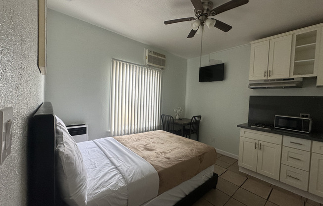 Studio, 1 bath, 132 sqft, $994.58, Unit 307