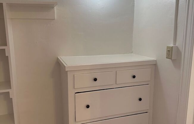 Studio, 1 bath, 377 sqft, $1,550, Unit 21