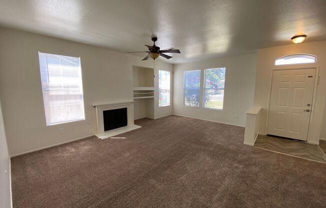Beautiful Spacious& Cozy Home Rent Ready!