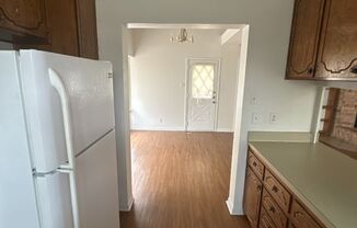 3 beds, 2 baths, $1,395