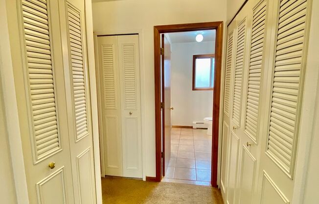 1 bed, 1 bath, 800 sqft, $1,195, Unit 17