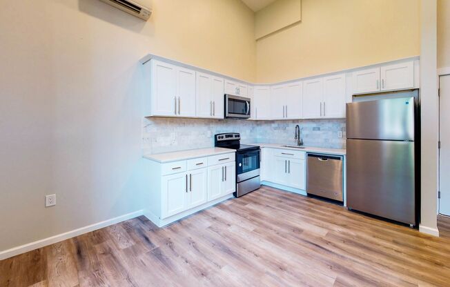 1 bed, 1 bath, 465 sqft, $2,350, Unit 103
