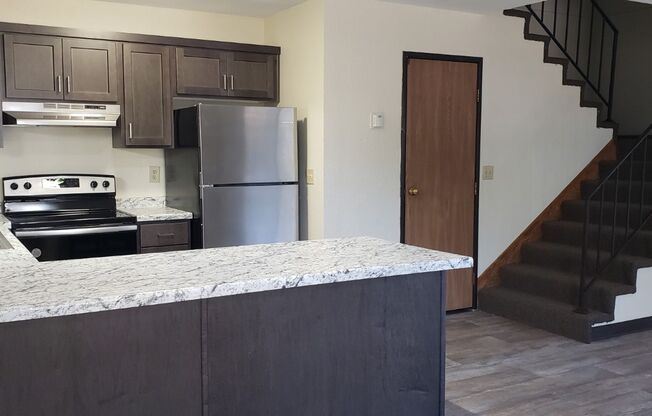 4 beds, 1.5 baths, 1,400 sqft, $1,680, Unit 1811-13