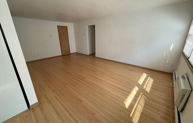 2 beds, 1 bath, 900 sqft, $1,250, Unit 1