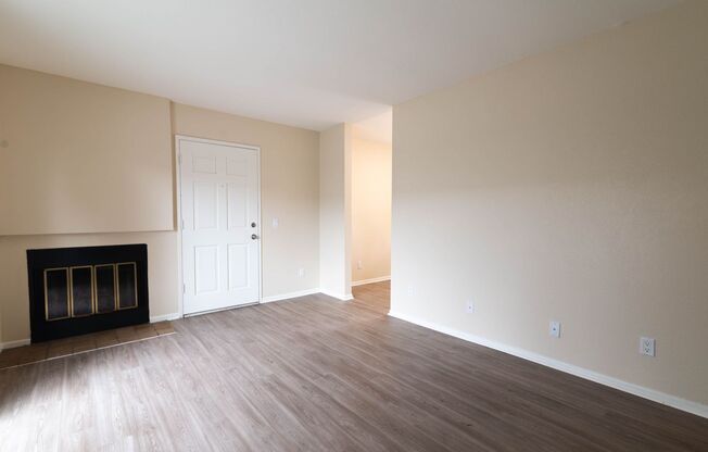 Studio, 1 bath, 600 sqft, $1,650, Unit 12