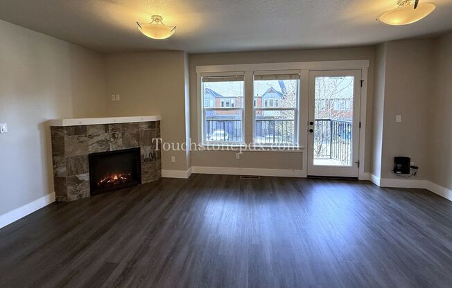 Charming 3 Bed, 2 Bath Townhome with Garage in Beautiful Sandy