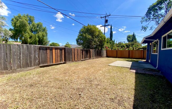 Lovely 4-bedroom home in Fremont – Sundale Neighborhood!