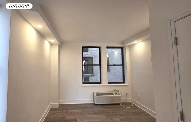 1 bed, 1 bath, $5,500, Unit 8I