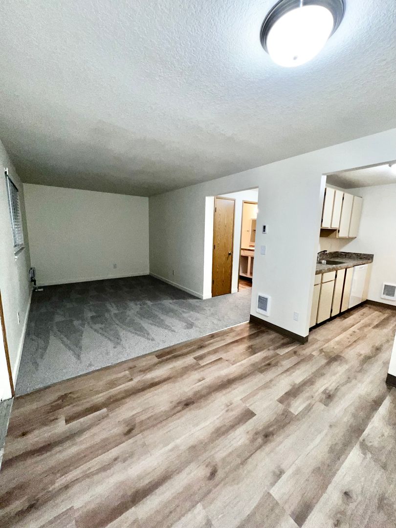 Willow Creek Apartments