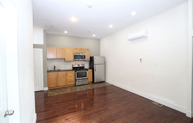 Spacious studio in Fairmount.