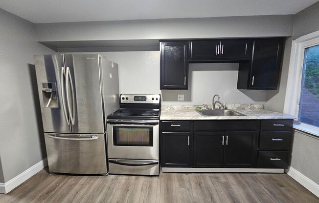 Small 2 bedroom 1 bath apartment for rent!