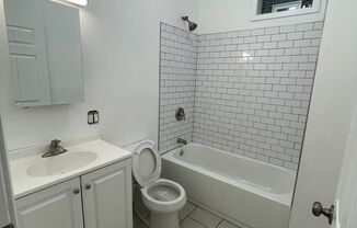 1450 W 18th St