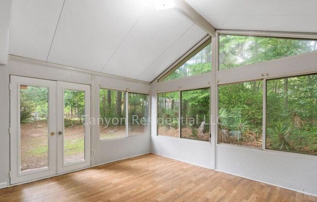 Beautiful 3b Room!Move in ready!